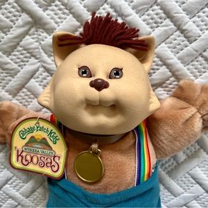 VINTAGE 1985 CABBAGE PATCH KOOSAS CAT WITH ORIGINAL TAG RAINBOW ROMPER & COLLAR